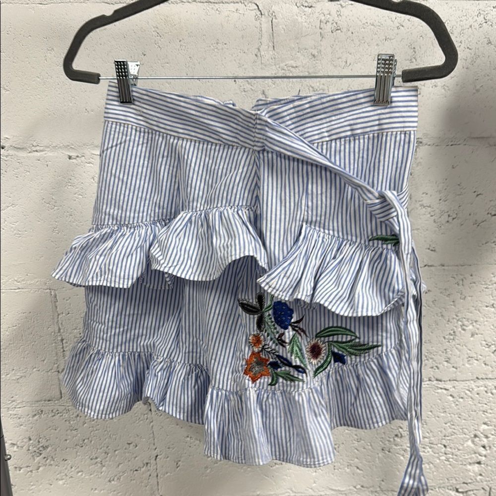 Zara Blue & White Ruffle Wrap Mini Skirt Floral Embroidery Size Small - Like NEW